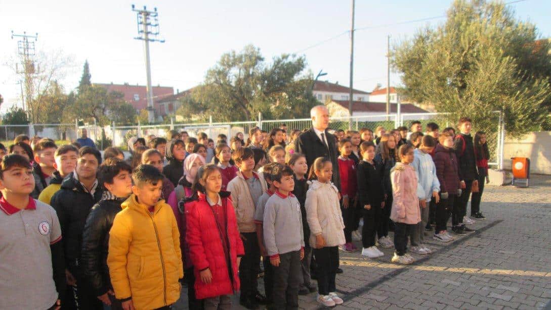  Mustafa DİKİCİ, Cenkyeri Cumhuriyet Ortaokulundaki bayrak törenine Katıldı.