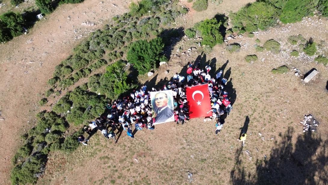 Soma'da Milli Mücadele Ruhu Doğa Yürüyüşüyle Canlandı
