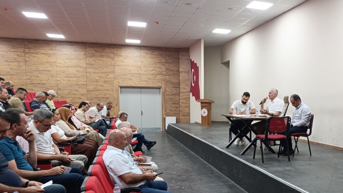 2025-2026 Eğitim Öğretim Yılı Öncesi Okul Müdürleri Toplantısı Gerçekleştirildi